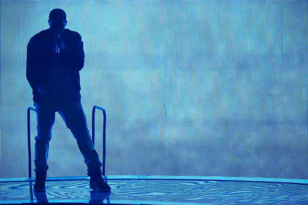 Drake-live-at-the-Air-Canada-Centre-in-Toronto