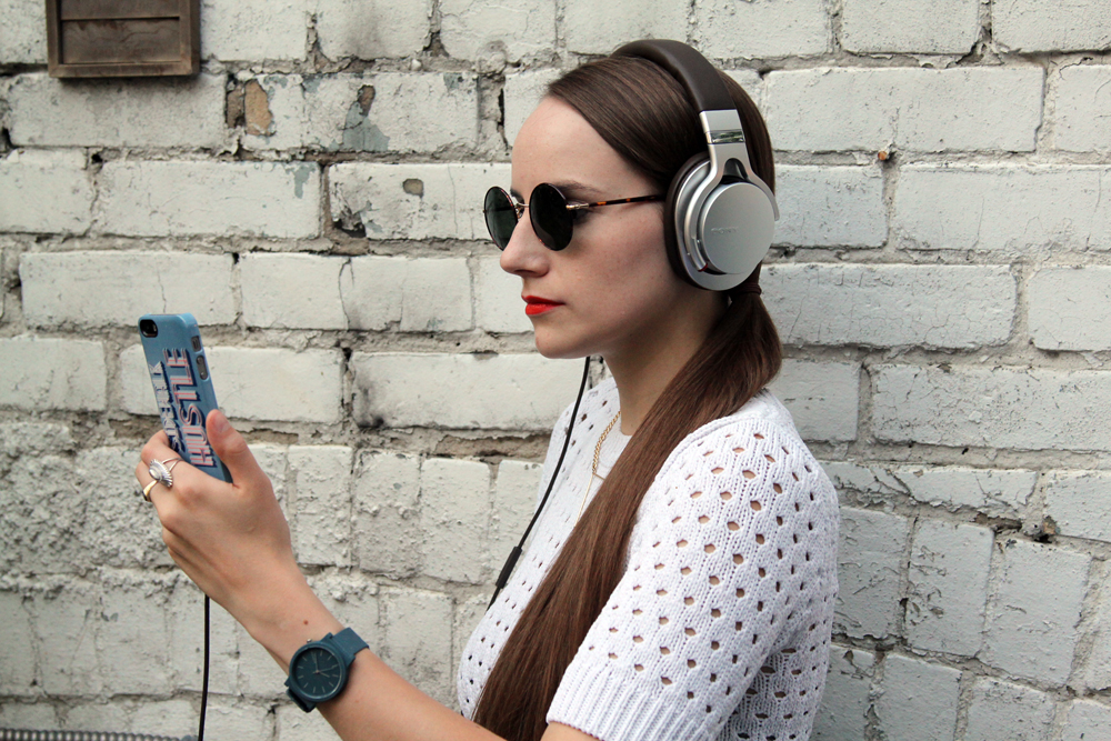 Review- Sony MDR-1R Hi-Res Stereo Headphones