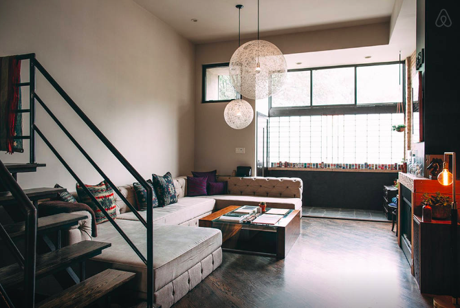 Airbnb Artist Loft Chicago