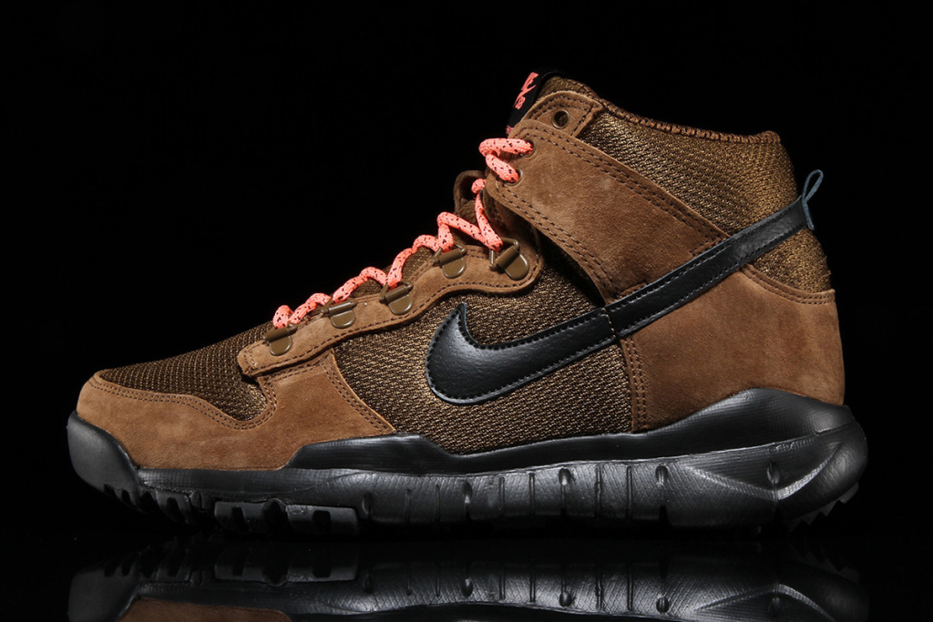 Nike SB Dunk High Boots in Military Brown Side Profile